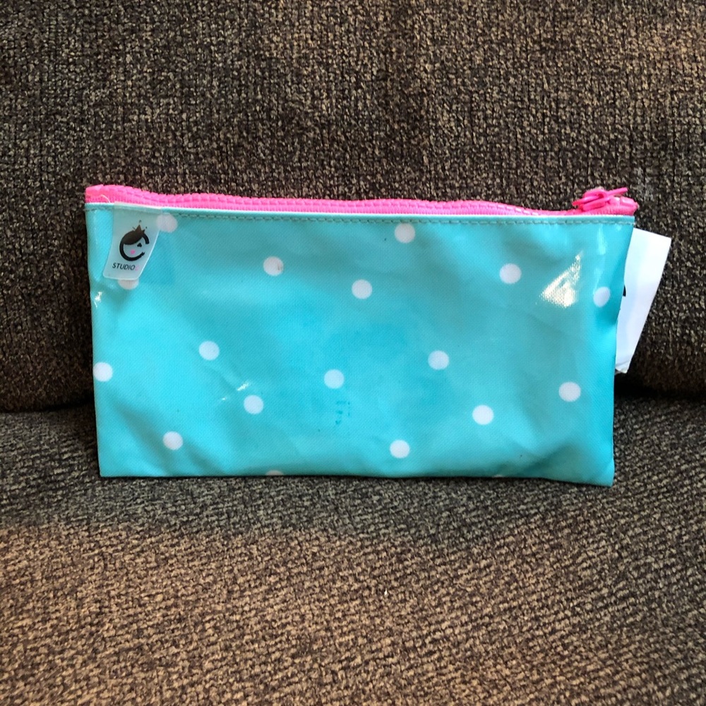 Cosmetic bag